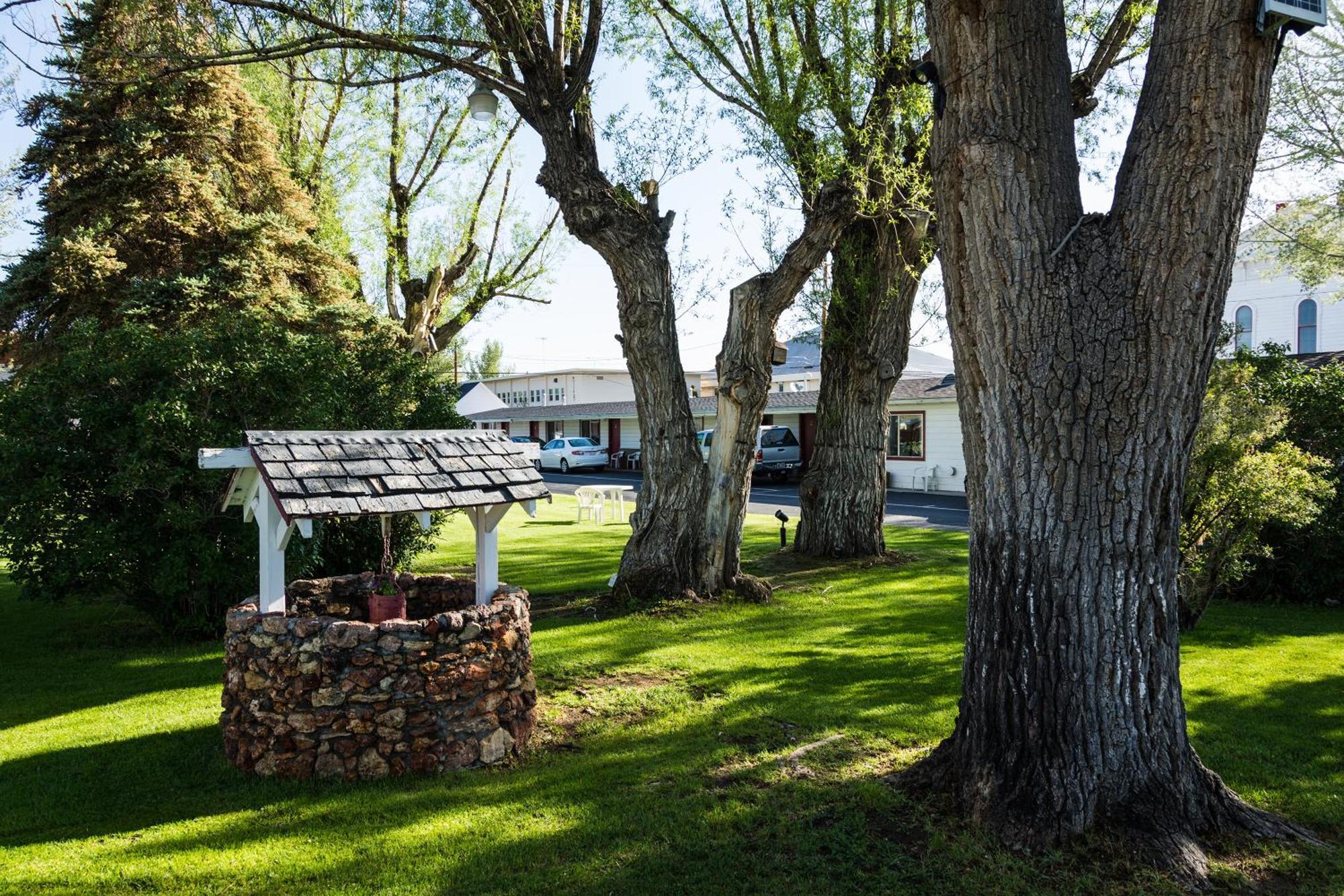 Silver Maple Inn And The Cain House Country Suites Bridgeport Exterior foto