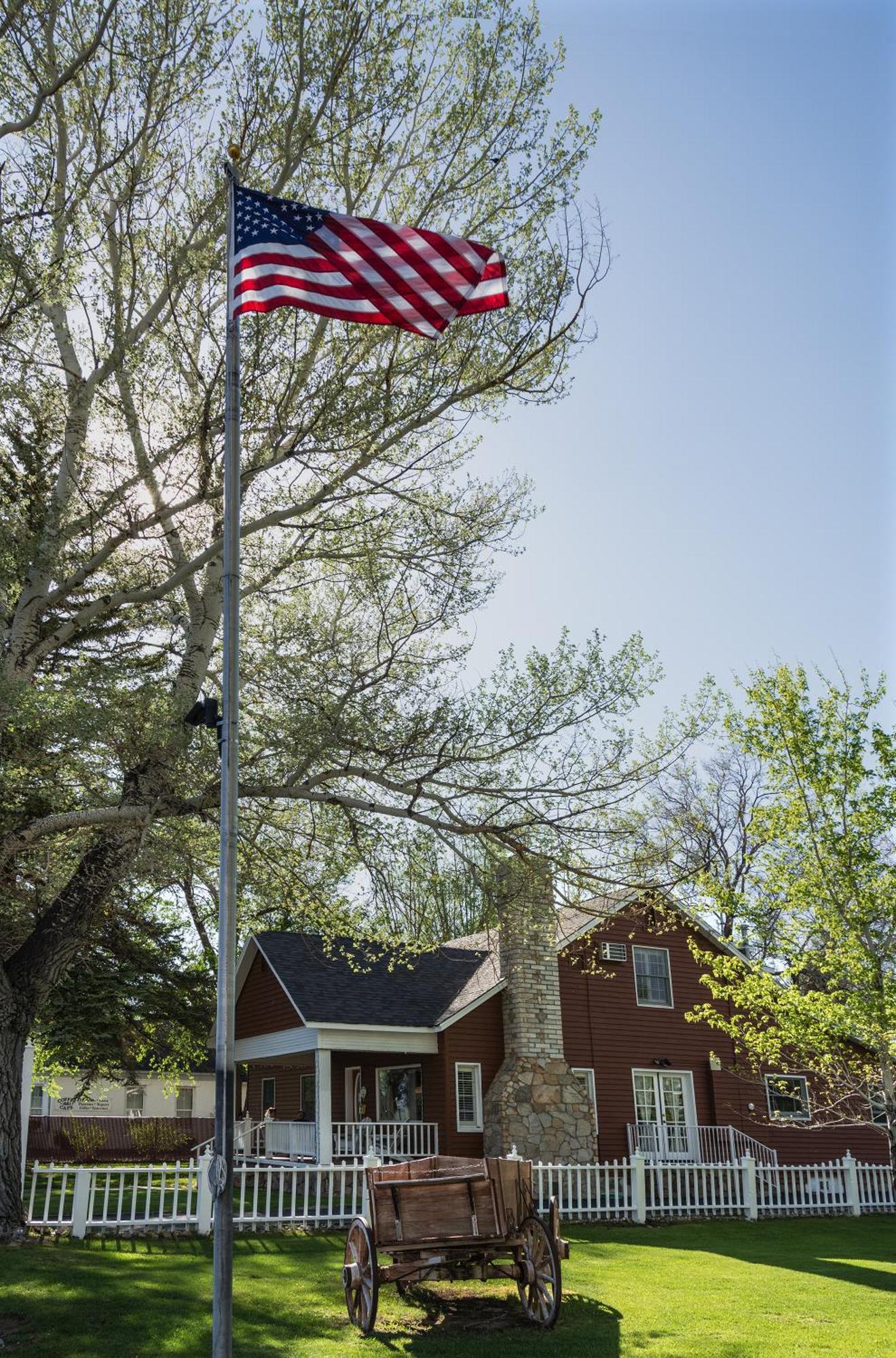 Silver Maple Inn And The Cain House Country Suites Bridgeport Exterior foto