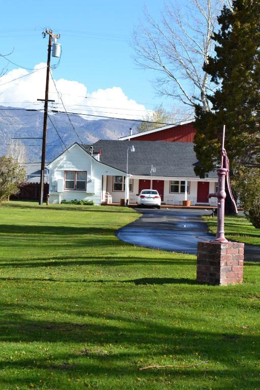 Silver Maple Inn And The Cain House Country Suites Bridgeport Exterior foto