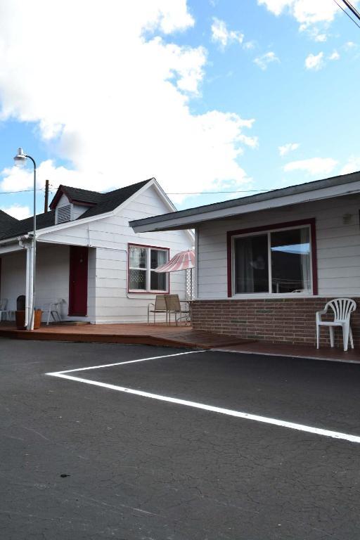 Silver Maple Inn And The Cain House Country Suites Bridgeport Exterior foto